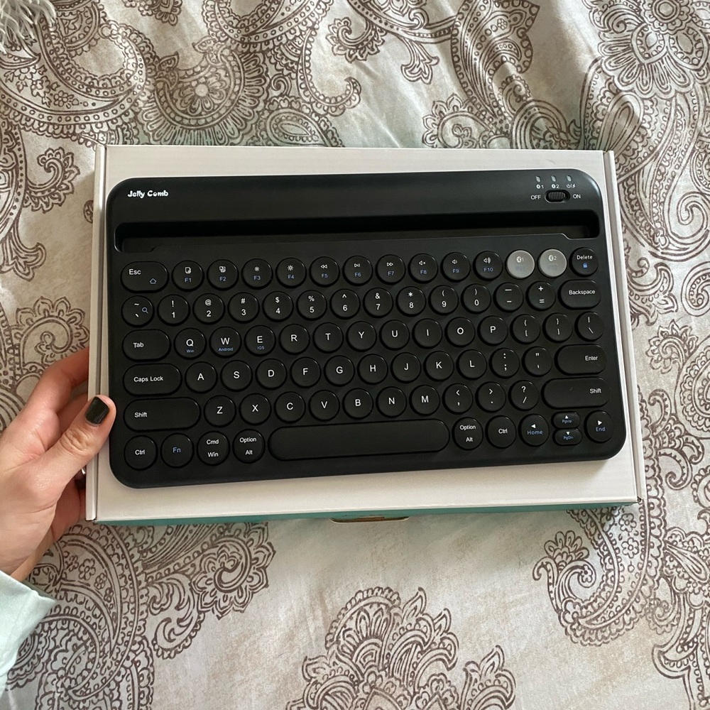 Bluetooth Wireless Keyboard! ⌨️